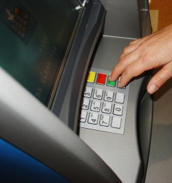 Скъпи ли са банкоматите в Европа?